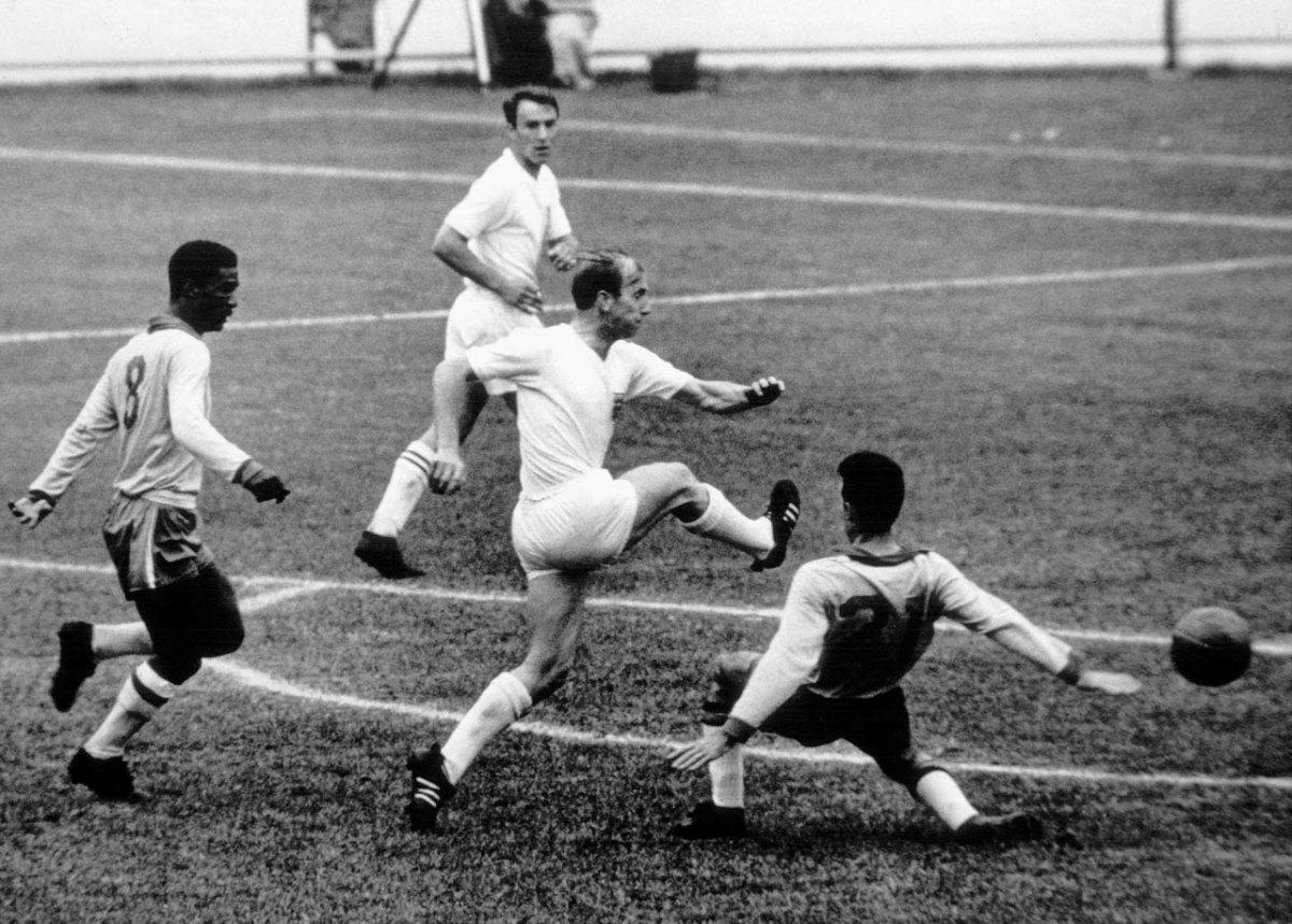 1962-bobby-charlton.jpg